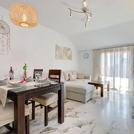 Floor Park Apartment